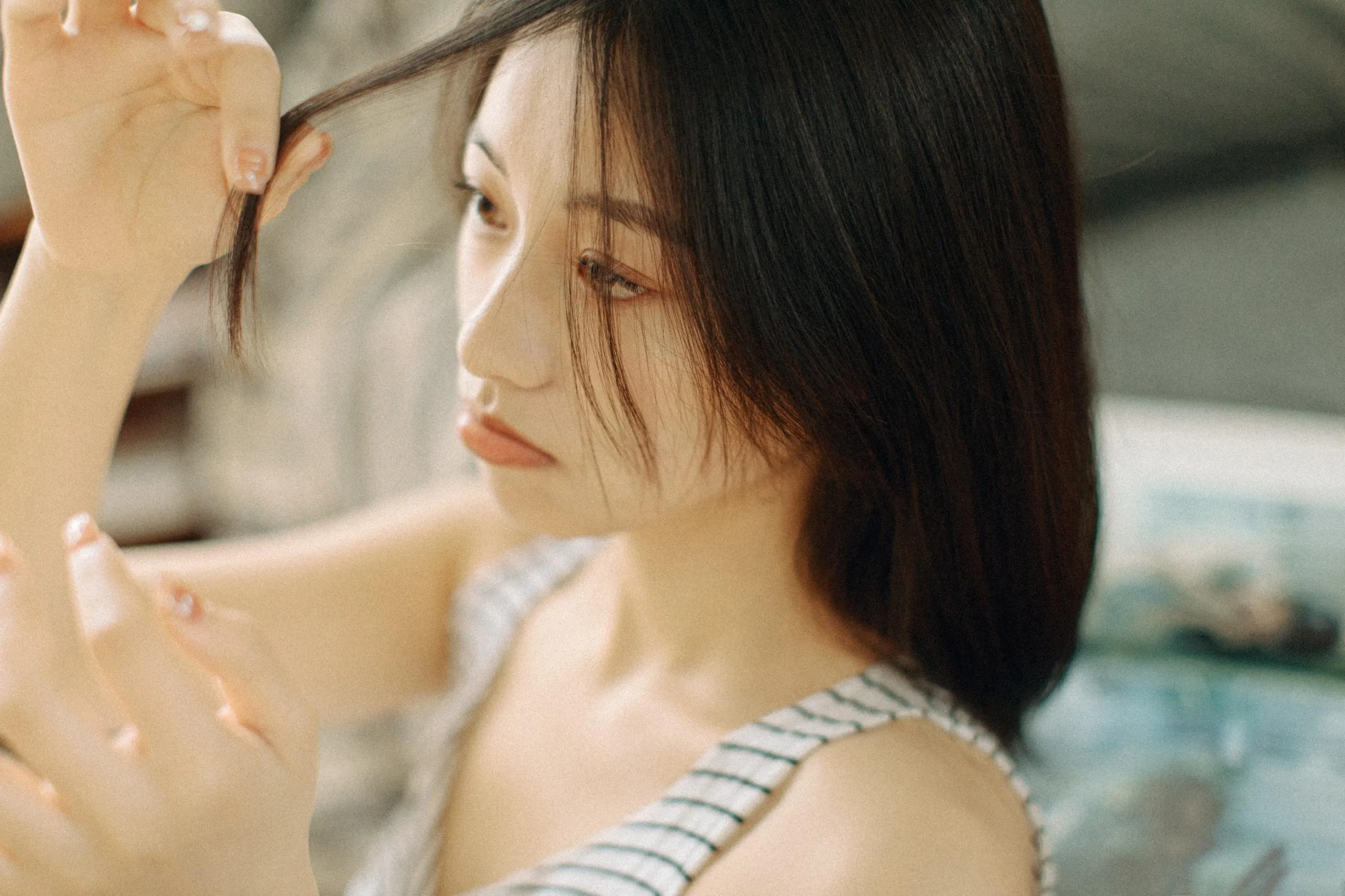 [艺图语] 2022.06.01 寝居女子写真集 九月 [34P]插图4